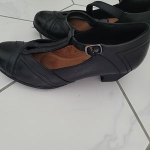 Rockport t strap true comfort shoe